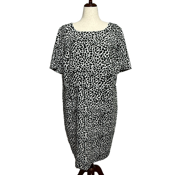 Talbots Dress 20W Knee Length Black White Animal Print Shift Back Zip Career - Picture 1 of 11
